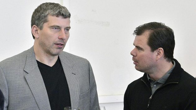 Olympijští vítězové z Nagana (zleva) Richard Šmehlík a Jaroslav Špaček při oslavách 15. výročí triumfu. Olympijští vítězové z Nagana (zleva) Richard Šmehlík a Jaroslav Špaček při oslavách 15. výročí triumfu.