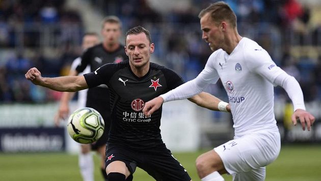 Vladimír Coufal (vlevo) ze Slavie a Josef Divíšek ze Slovácka. Vladimír Coufal (vlevo) ze Slavie a Josef Divíšek ze Slovácka.
