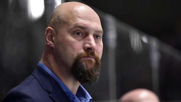 Trenér Brna Libor Zábranský nemohl být s výsledkem utkání v Pardubicích spokojený. Trenér Brna Libor Zábranský nemohl být s výsledkem utkání v Pardubicích spokojený.