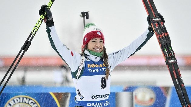 Italka Dorothea Wiererová se raduje z triumfu v hromadném závodě na MS v Östersundu. Italka Dorothea Wiererová se raduje z triumfu v hromadném závodě na MS v Östersundu.