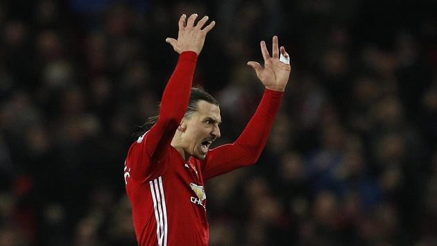 Zlatan Ibrahimovič má už dost slov, nejradši by vkročil do ringu sám a tam by naporcoval McGregora i Mayweathera. Zlatan Ibrahimovič má už dost slov, nejradši by vkročil do ringu sám a tam by naporcoval McGregora i Mayweathera.