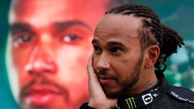 Mistr světa Brit Lewis Hamilton vybojoval ve Velké ceně Ruska v Soči 100. vítězství ve formuli 1 a dostal se do čela průběžného pořadí seriálu. Mistr světa Brit Lewis Hamilton vybojoval ve Velké ceně Ruska v Soči 100. vítězství ve formuli 1 a dostal se do čela průběžného pořadí seriálu.
