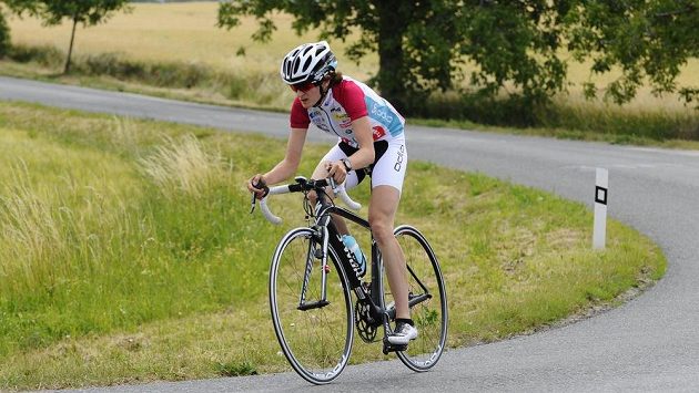 Rychlobruslařka Martina Sáblíková na trati závodu s hromadným startem. Rychlobruslařka Martina Sáblíková na trati závodu s hromadným startem.