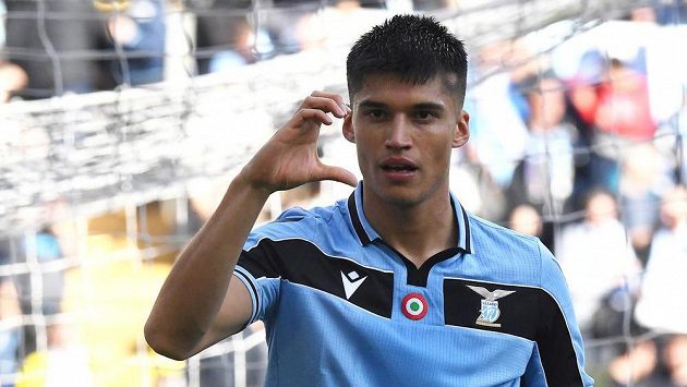 Fotbalista Lazia Řím Joaquin Correa slaví gól v duelu s Boloňou. Fotbalista Lazia Řím Joaquin Correa slaví gól v duelu s Boloňou.