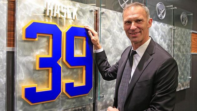 Cesky Iron Man Dominik Hasek Slavi Pet Krizku Sport Cz