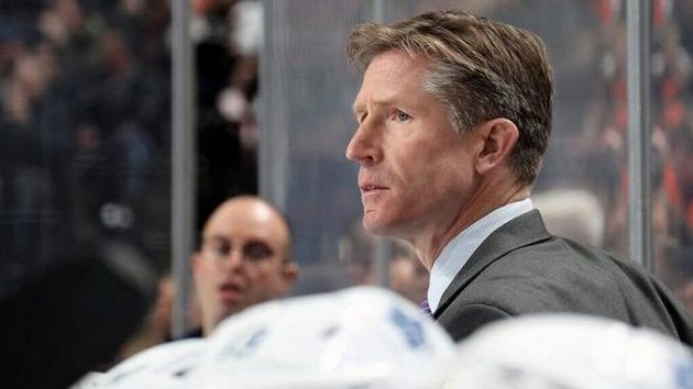 Nováčka v NHL Seattle povede bývalý kouč Philadelphie Dave Hakstol. Nováčka v NHL Seattle povede bývalý kouč Philadelphie Dave Hakstol.