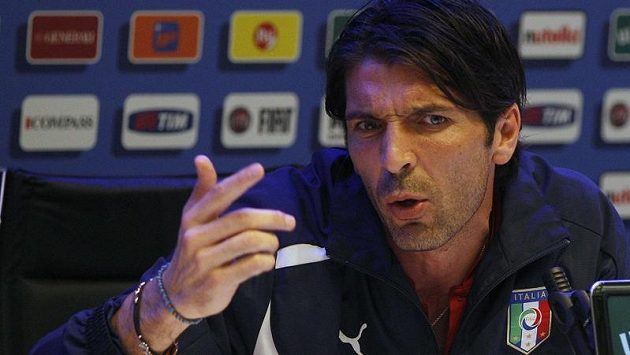 Gólman italské fotbalové reprezentace Gianluigi Buffon Gólman italské fotbalové reprezentace Gianluigi Buffon