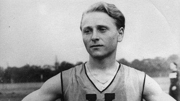 Zdena Koubková, běžkyně, později Zdeněk, běžec. Zdena Koubková, běžkyně, později Zdeněk, běžec.