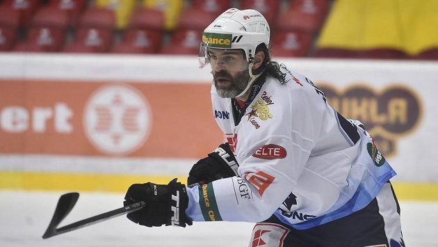 Jaromír Jágr z Kladna při třetím utkání finále v Jihlavě. Jaromír Jágr z Kladna při třetím utkání finále v Jihlavě.