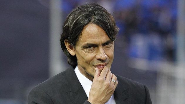 Další nepovedenou sezónu AC Milán odnesl trenér Filippo Inzaghi. Další nepovedenou sezónu AC Milán odnesl trenér Filippo Inzaghi.