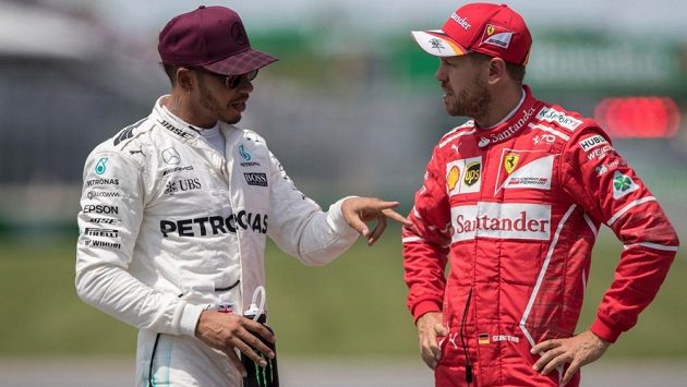 Lewis Hamilton a Sebastian Vettel. Lewis Hamilton a Sebastian Vettel.