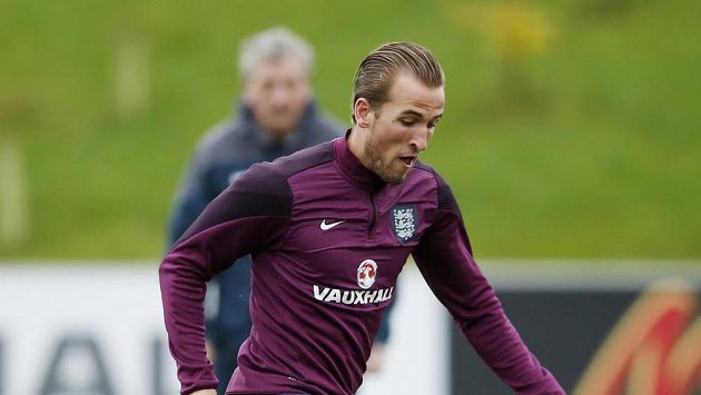 Angličan Harry Kane na tréninku reprezentace. Angličan Harry Kane na tréninku reprezentace.