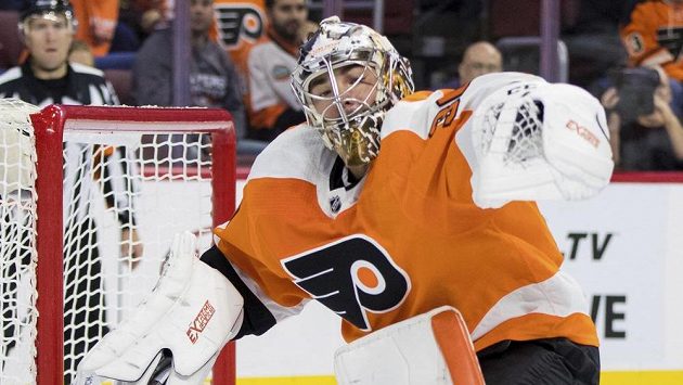 Gólman Philadelphie Michal Neuvirth při utkání s Floridou. Gólman Philadelphie Michal Neuvirth při utkání s Floridou.