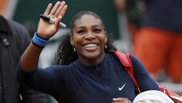 Americká tenistka Serena Williamsová se raduje z postupu do semifinále French Open. Americká tenistka Serena Williamsová se raduje z postupu do semifinále French Open.