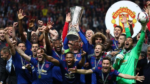 Manchester United - vítěz fotbalové Evropské ligy a nejhodnotnější klub světa. Manchester United - vítěz fotbalové Evropské ligy a nejhodnotnější klub světa.
