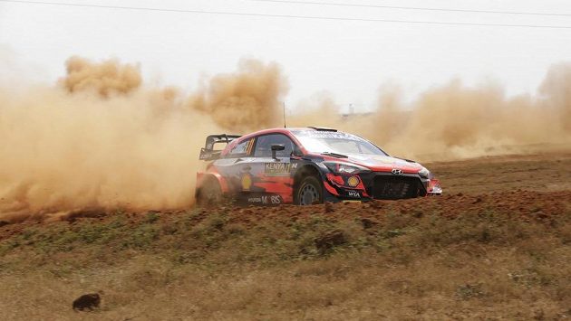 Thierry Neuville při Safari rallye Thierry Neuville při Safari rallye