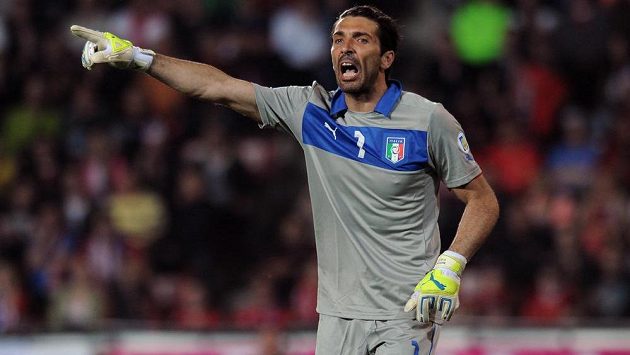 Brankář Gianiugi Buffon na Letné. Brankář Gianiugi Buffon na Letné.
