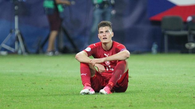 Smutný Patrik Schick. Smutný Patrik Schick.