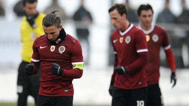 Záložník Sparty Praha Lukáš Vácha oslavuje gól během přípravného utkání s Duklou Banská Bystrica. Záložník Sparty Praha Lukáš Vácha oslavuje gól během přípravného utkání s Duklou Banská Bystrica.