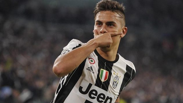 Paulo Dybala se raduje z gólu Juventusu v utkání čtvrtfinále Ligy mistrů s Barcelonou. Paulo Dybala se raduje z gólu Juventusu v utkání čtvrtfinále Ligy mistrů s Barcelonou.