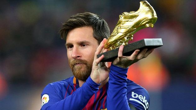 Na střelecké i režisérské schopnosti hvězdného Lionela Messiho budou fotbalisté Barcelony v sobotním šlágru španělské ligy v Madridu znovu spoléhat. Na střelecké i režisérské schopnosti hvězdného Lionela Messiho budou fotbalisté Barcelony v sobotním šlágru španělské ligy v Madridu znovu spoléhat.