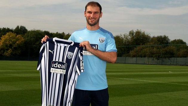 Branislav Ivanovič bude v anglické lize oblékat dres nováčka soutěže z West Bromwiche. Branislav Ivanovič bude v anglické lize oblékat dres nováčka soutěže z West Bromwiche.