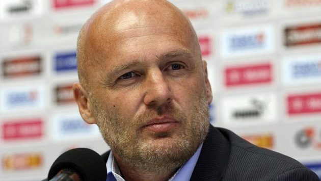 Trenér české fotbalové reprezentace Michal Bílek Trenér české fotbalové reprezentace Michal Bílek