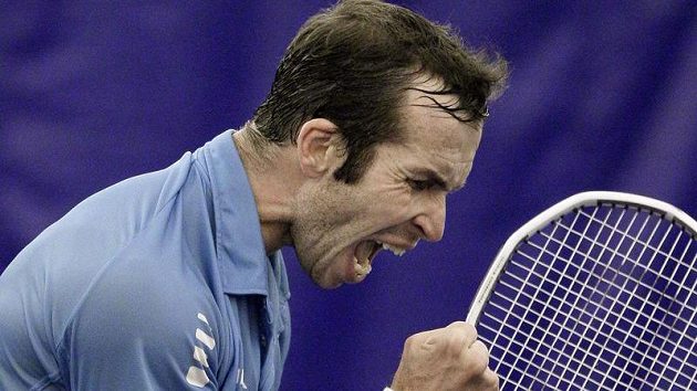 Radek Štěpánek potvrzuje v Memphisu roli favorita. Radek Štěpánek potvrzuje v Memphisu roli favorita.