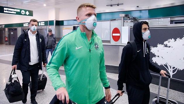 Fotbalisty bulharského Razgradu čeká ve čtvrtek odveta v Evropské lize na hřišti Interu Milán. Kromě silného soupeře se musí tým vedený českým koučem Pavlem Vrbou i s prostředím, kde je zvýšený výskyt osob s diagnózou koronaviru. Hrát se proto bude bez diváků. Fotbalisty bulharského Razgradu čeká ve čtvrtek odveta v Evropské lize na hřišti Interu Milán. Kromě silného soupeře se musí tým vedený českým koučem Pavlem Vrbou i s prostředím, kde je zvýšený výskyt osob s diagnózou koronaviru. Hrát se proto bude bez diváků.