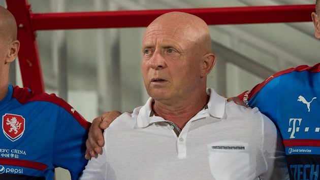 Trenér české reprezentace Karel Jarolím Trenér české reprezentace Karel Jarolím