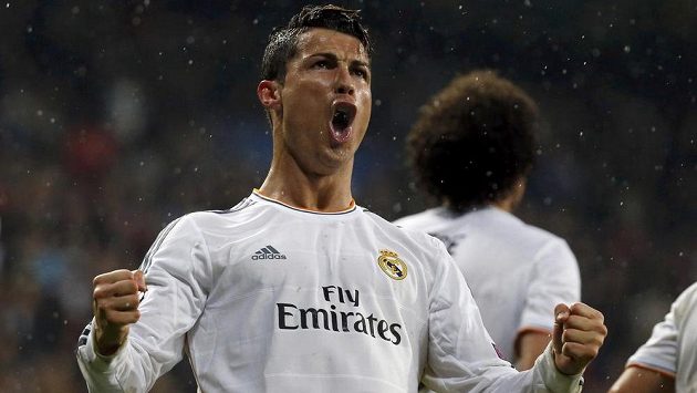 Hvězda Realu Madrid Cristiano Ronaldo slaví svůj gól v duelu s Borussií Dortmund. Hvězda Realu Madrid Cristiano Ronaldo slaví svůj gól v duelu s Borussií Dortmund.