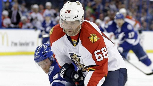 Jaromír Jágr bude i v příští sezóně oblékat dres Floridy Panthers. Jaromír Jágr bude i v příští sezóně oblékat dres Floridy Panthers.