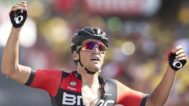 Belgický cyklista Greg van Avermaet se raduje z vítězství ve 13. etapě Tour de France. Belgický cyklista Greg van Avermaet se raduje z vítězství ve 13. etapě Tour de France.