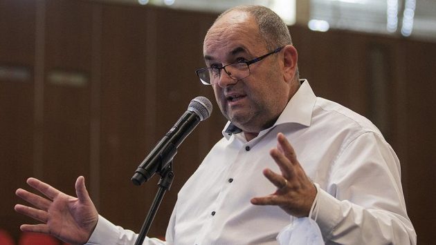 Státní zástupce v úterý navrhl pro Miroslava Peltu, obžalovaného v kauze rozdělování sportovních dotací na ministerstvu školství, trest odnětí svobody na devět let. Státní zástupce v úterý navrhl pro Miroslava Peltu, obžalovaného v kauze rozdělování sportovních dotací na ministerstvu školství, trest odnětí svobody na devět let.