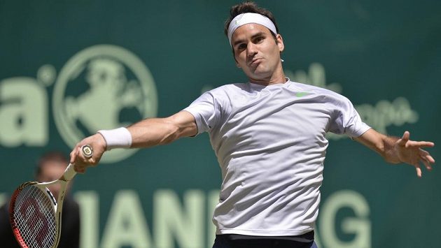 Švýcarský tenista Roger Federer na turnaji v Halle. Švýcarský tenista Roger Federer na turnaji v Halle.