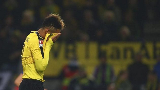 Dortmundský Pierre-Emmerick Aubameyang během utkání s Herthou. Dortmundský Pierre-Emmerick Aubameyang během utkání s Herthou.