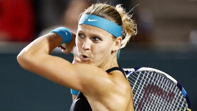 Lucie Šafářová v utkání se Samanthou Stosurovou, na jejíž úkor postoupila do čtvrtfinále. Lucie Šafářová v utkání se Samanthou Stosurovou, na jejíž úkor postoupila do čtvrtfinále.