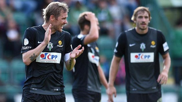 Jablonecký kapitán Tomáš Hübschman v duelu 4. kola Synot ligy na trávníku vršovických Bohemians. Jablonecký kapitán Tomáš Hübschman v duelu 4. kola Synot ligy na trávníku vršovických Bohemians.