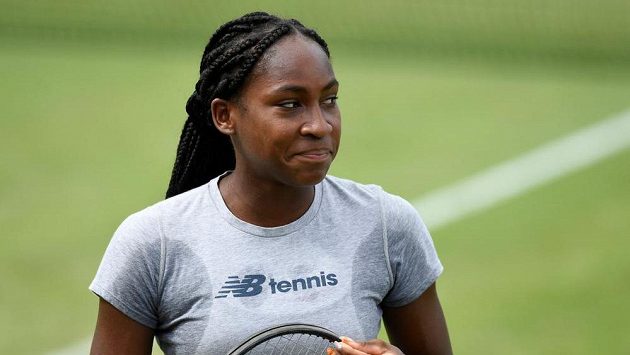 Teprve patnáctiletá Cori Gauffová si na Wimbledonu zahraje proti slavné Venus Williamsové. Splní se jí tak velký sen. Teprve patnáctiletá Cori Gauffová si na Wimbledonu zahraje proti slavné Venus Williamsové. Splní se jí tak velký sen.
