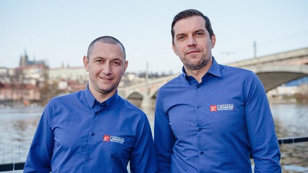 René Andrle a Pavel Padrnos (vravo) při představení týmu Topforex Lapierre. René Andrle a Pavel Padrnos (vravo) při představení týmu Topforex Lapierre.