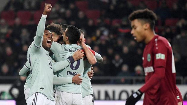 Bayern porazil v německé fotbalové lize Hannover 4:0. Bayern porazil v německé fotbalové lize Hannover 4:0.