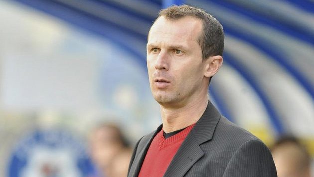 Radek Látal na lavičce Baníku Ostrava Radek Látal na lavičce Baníku Ostrava
