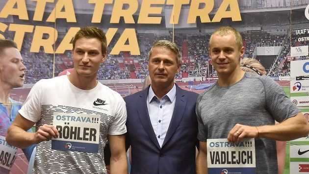 Oštěpařská esa Thomas Röhler z Německa, světový rekordman a ředitel mítinku Zlatá tretra Jan Železný a český reprezentant Jakub Vadlejch. Oštěpařská esa Thomas Röhler z Německa, světový rekordman a ředitel mítinku Zlatá tretra Jan Železný a český reprezentant Jakub Vadlejch.