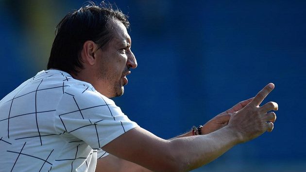 Trenér Liberce Zsolt Hornyák končil zápas s Karvinou na tribuně, Slovan ale první zápas stejně vyhrál. Trenér Liberce Zsolt Hornyák končil zápas s Karvinou na tribuně, Slovan ale první zápas stejně vyhrál.