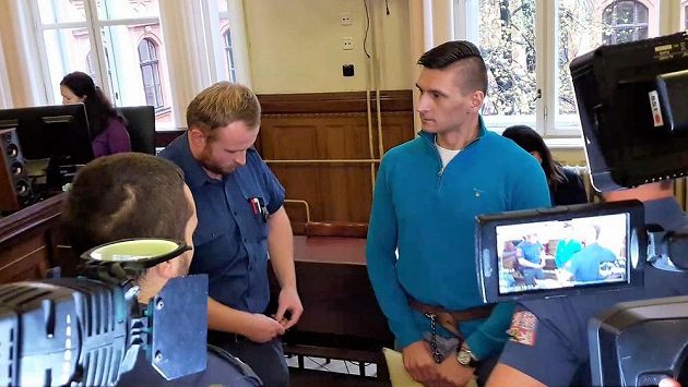 Ústavní soud (ÚS) odmítl stížnost Radima Žondry (na snímku), jenž byl odsouzen za napadení tenistky Petry Kvitové. Ústavní soud (ÚS) odmítl stížnost Radima Žondry (na snímku), jenž byl odsouzen za napadení tenistky Petry Kvitové.