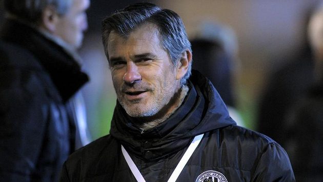 Robert Barborík povede fotbalisty Hradce Králové i v jarní části Synot ligy. Robert Barborík povede fotbalisty Hradce Králové i v jarní části Synot ligy.