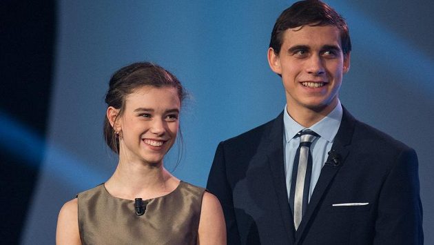 Krasobruslaři Anna Dušková a Martin Bidař. Krasobruslaři Anna Dušková a Martin Bidař.