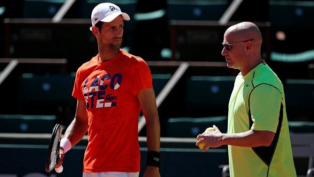 Novak Djokovič a jeho nový superkouč Andre Agassi. Novak Djokovič a jeho nový superkouč Andre Agassi.