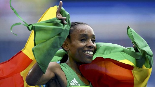 Etiopanka Almaz Ayanaová vytvořila v Riu nový světový rekord na 10 000 metrů. Etiopanka Almaz Ayanaová vytvořila v Riu nový světový rekord na 10 000 metrů.