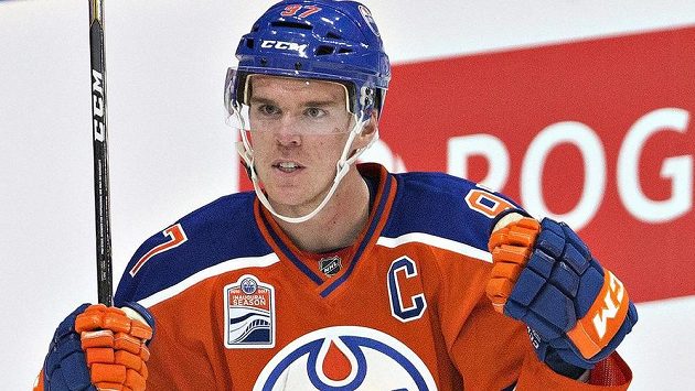 Radost kapitána Edmontonu Connora McDavida po gólu v síti Calgary. Radost kapitána Edmontonu Connora McDavida po gólu v síti Calgary.